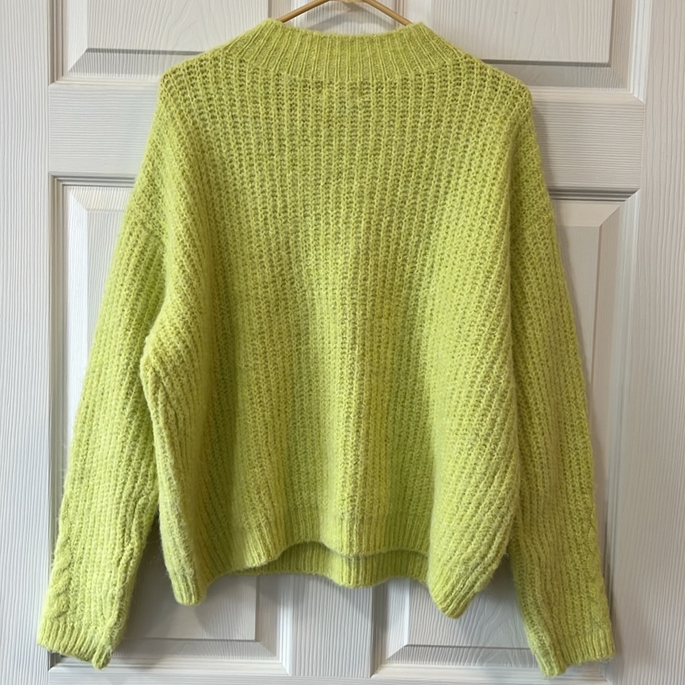 Universal Thread sweater - Picture 3 of 6